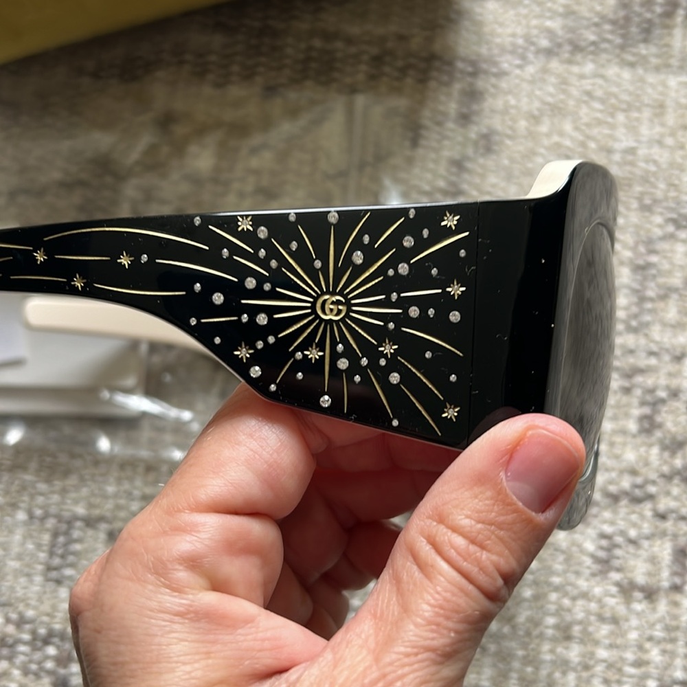 Gucci Hollywood Forever AUTHENTIC sunglasses in case - Picture 5 of 9